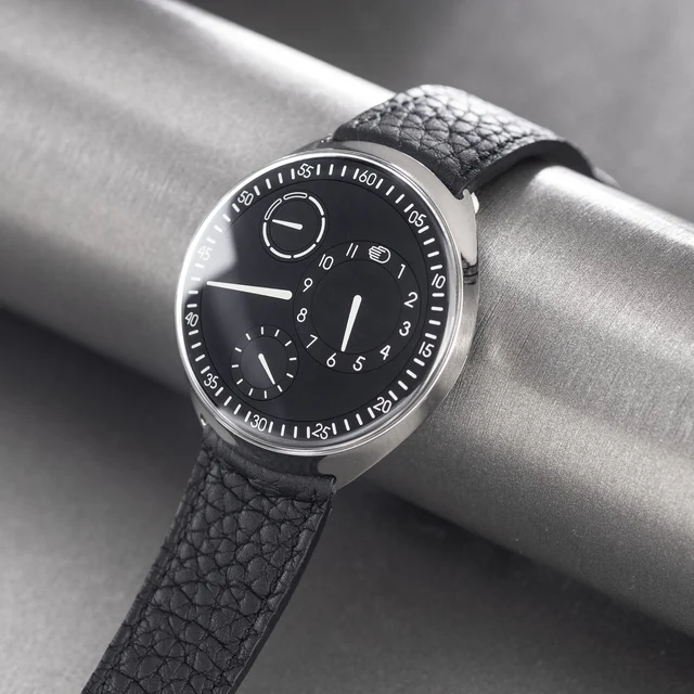 Ressence Type 1 W-2450 kol saati