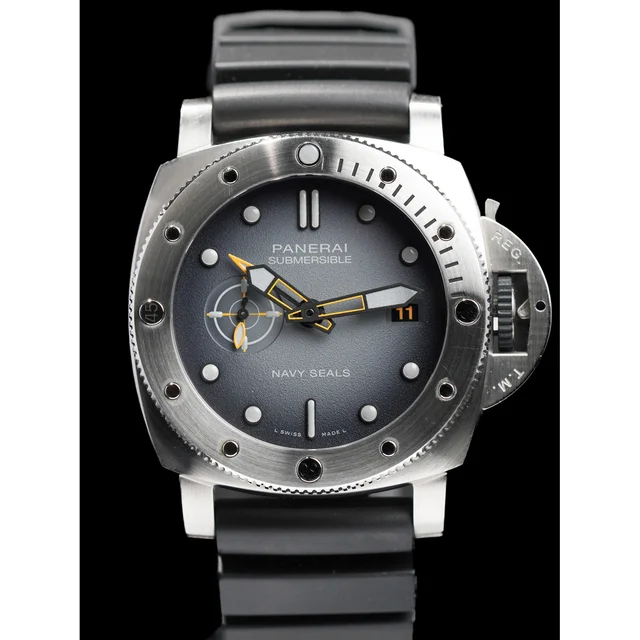 Panerai Submersible GMT Navy Seals 210009N29681 kol saati