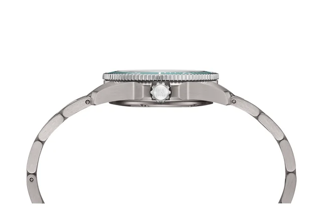 Certina Action 34.5mm C048.210.44.131.00 kol saati
