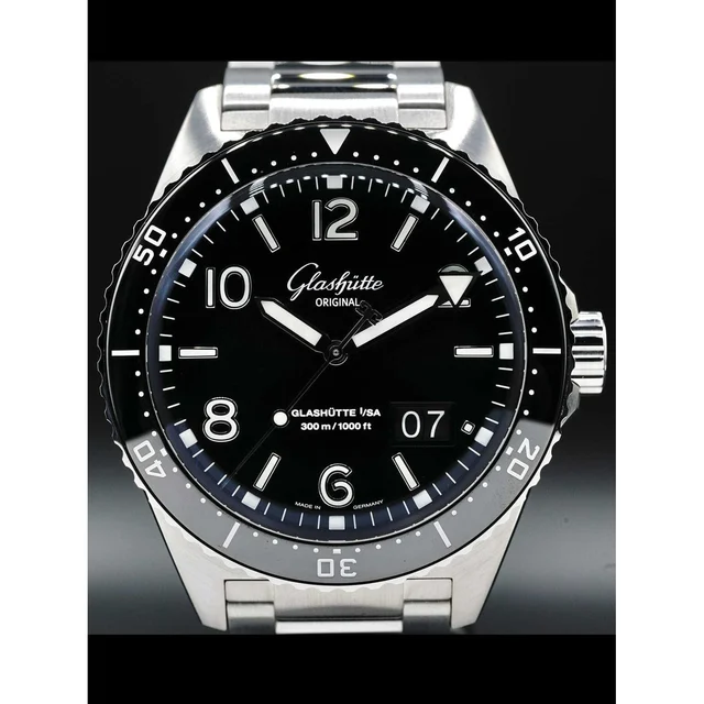 Glashutte Original Glashütte Original SeaQ Panorama Date on Bracelet 1-36-13-01-80-70 2100