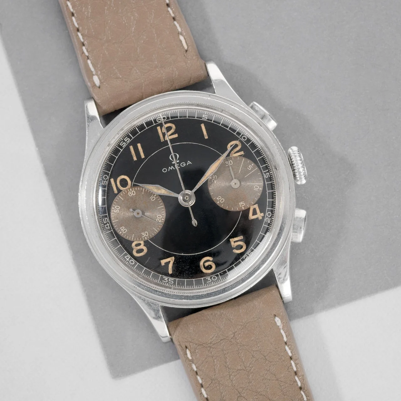 OMEGA Omega W-586 38 mm kol saati