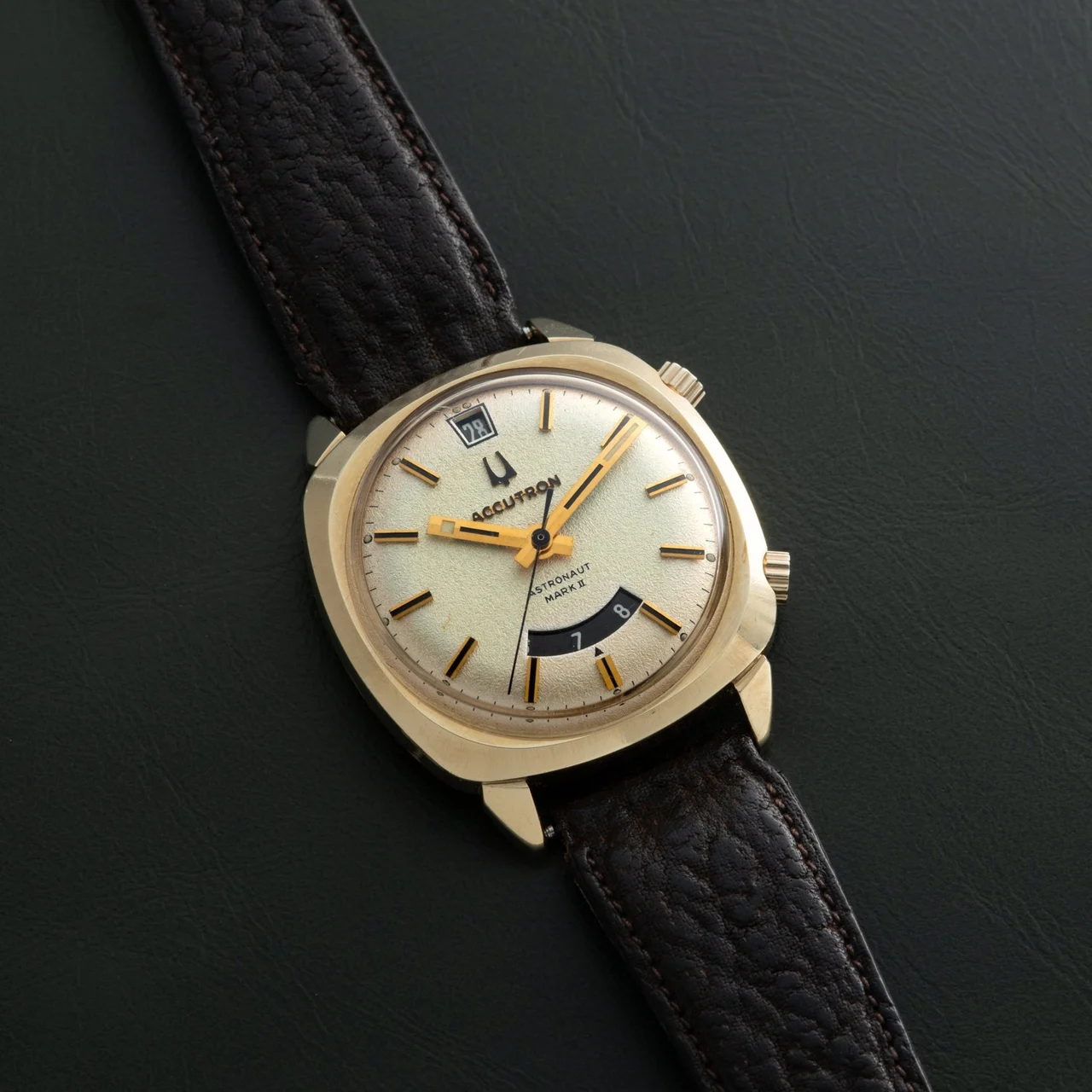 Bulova Accutron 40992143 34 mm kol saati