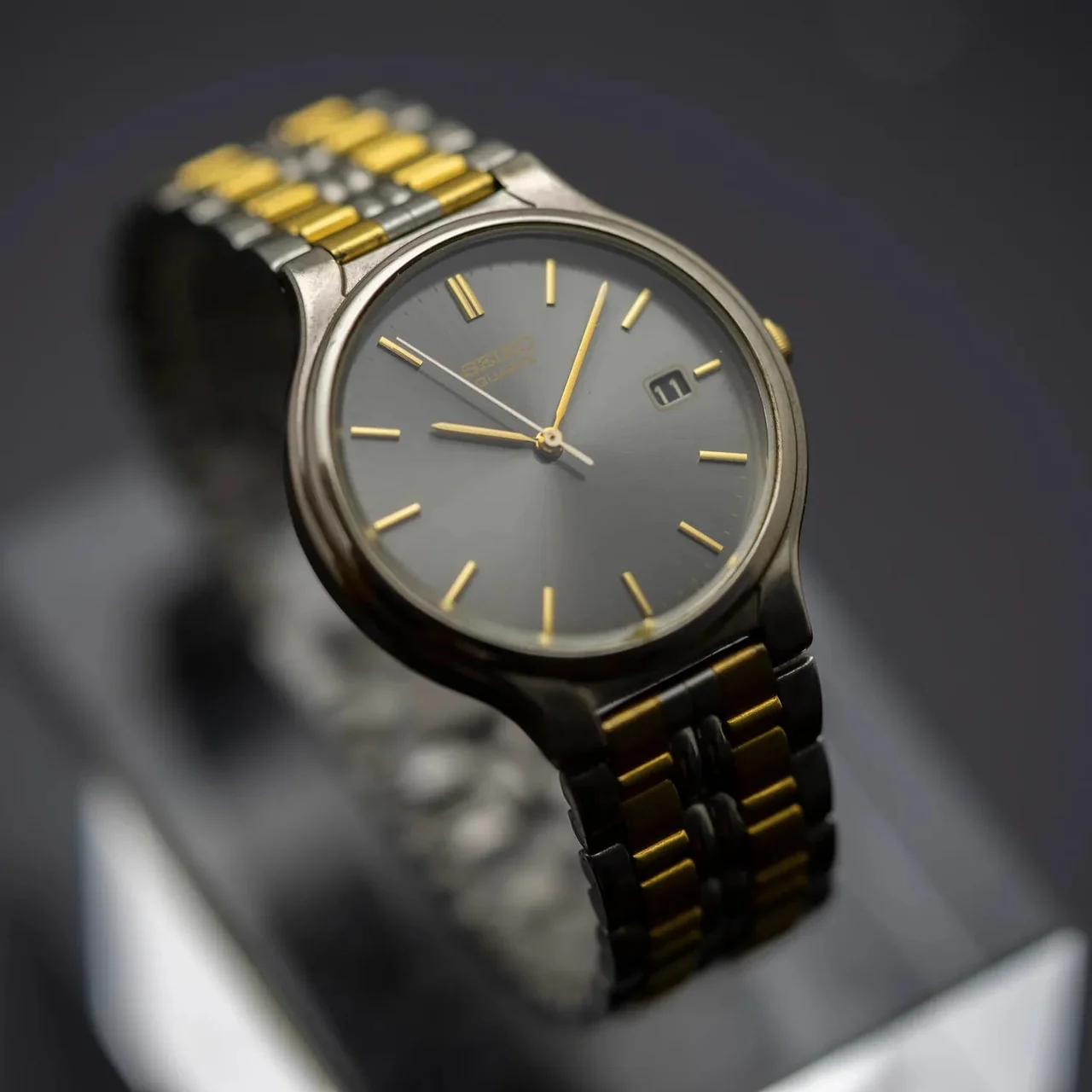 Seiko Cal. V722, Quartz Analog Vintage Watch, 2 V722-7048, Cal. V722, Women's Quartz Analog Vintage Watch, 2 32 mm kol saati