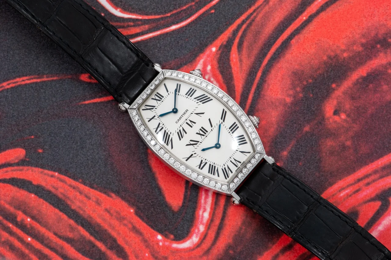 Cartier Tonneau 40950152 38 mm kol saati