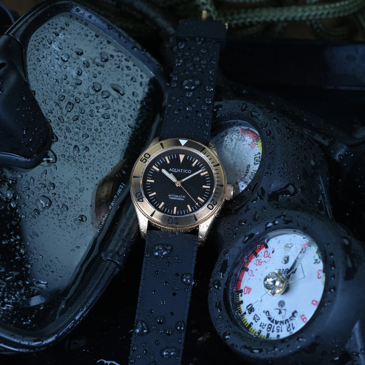 AQUATICO Bronze Raider Black Dial 43 mm kol saati