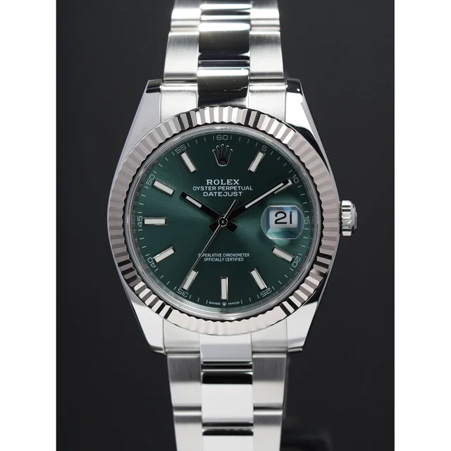 Rolex Datejust 41mm Green Oyster 210009N31714 kol saati