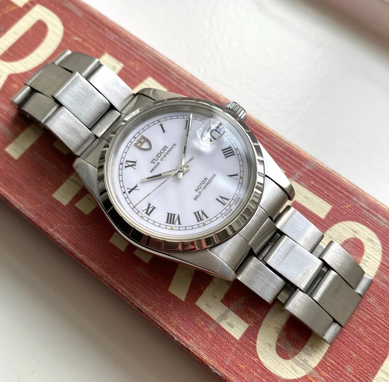 Tudor Oysterdate SQ5056537 34 mm kol saati