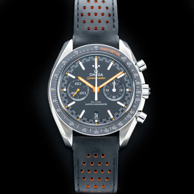 OMEGA Speedmaster Racing 329.32.44.51.01.001 210009N35573 kol saati