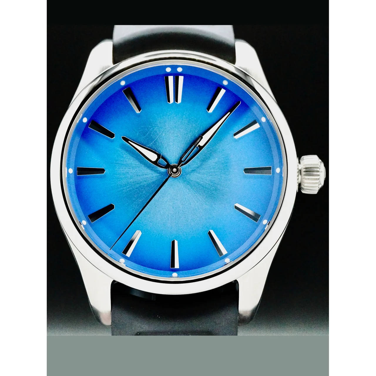 H. Moser and Cie. Moser & Cie 3200-1217 Pioneer Centre Seconds Artic Blue Fume Dial 210000069467 40 mm kol saati