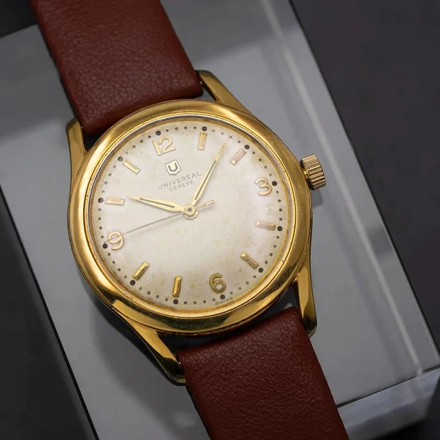 Universal Geneve, Cal. 332 kol saati