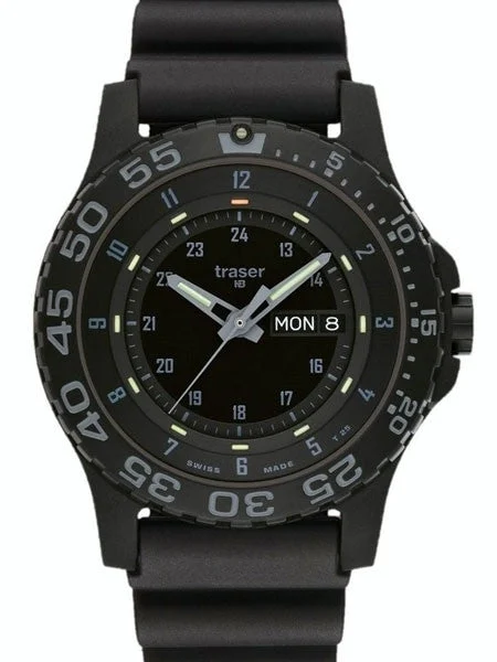 Traser Shade Military Watch with 45mm Case and Sapphire Crystal #104207 45 mm kol saati