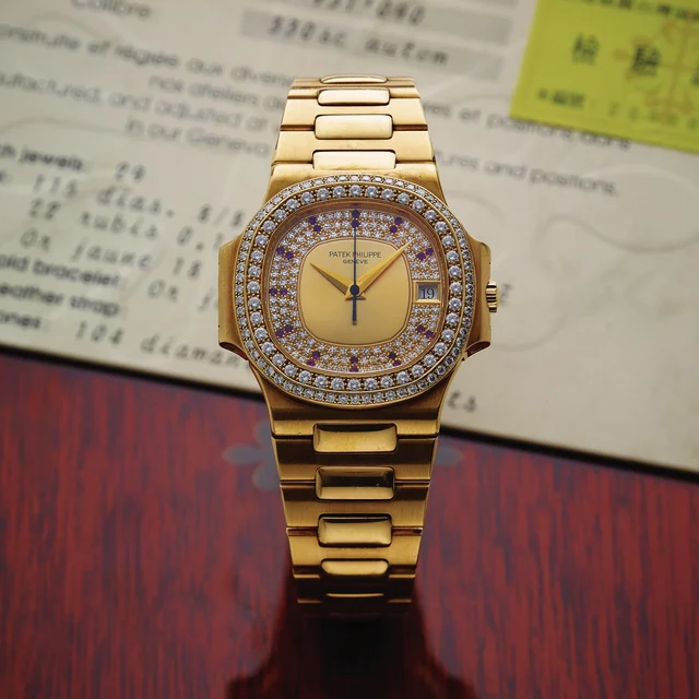 Patek Philippe PATEK PHILIPPE REF. 3800/1213 NAUTILUS kol saati