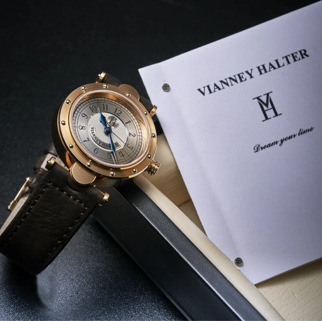 Vianney Halter Classic Rose Gold Vianney Halter - Classic Rose Gold 36 mm kol saati