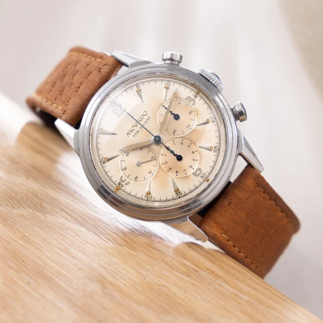 Movado Movado W-2437 kol saati