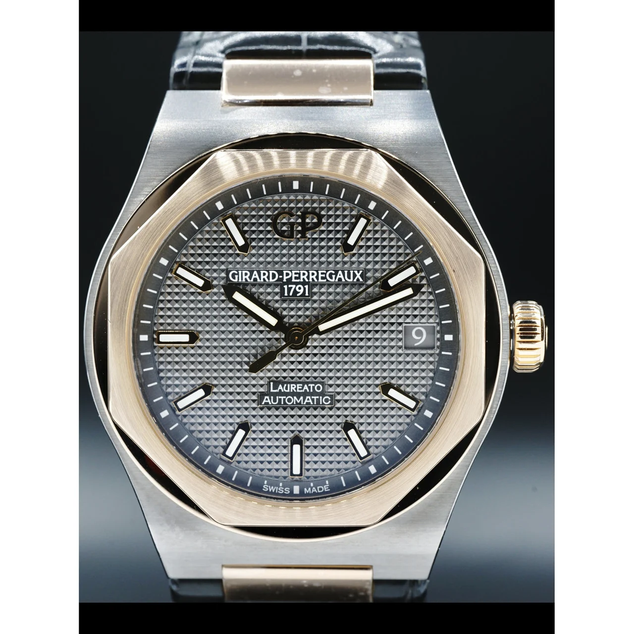 Girard-Perregaux Girard Perregaux Laureato Automatic 81010-26-232-BB6A 210000025549 42 mm kol saati
