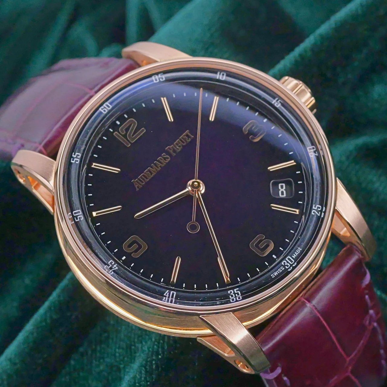 Audemars Piguet Code 11.59 Audemars Piguet Code 11.59 Purple Dial Rose Gold Alligator S 41 mm kol saati