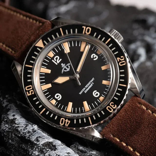 Hruodland Retro Sharkmaster 300 Automatic Watch 观辰-F025黄色剑针 - 黑面 - 723 kol saati
