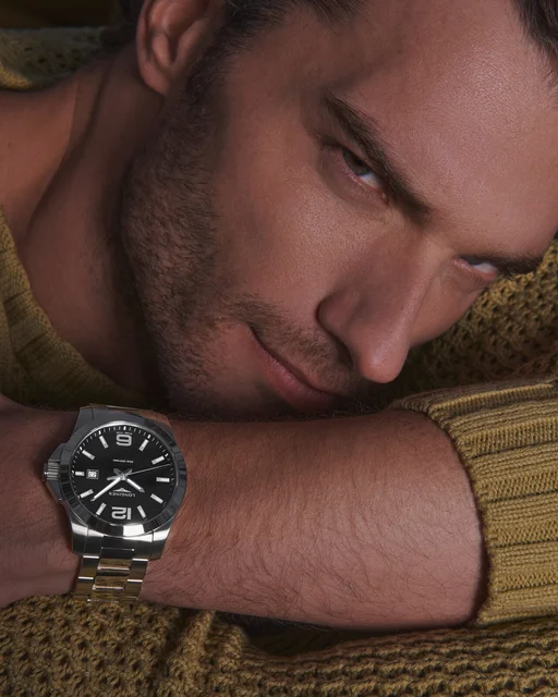 Longines Conquest L3.760.4.56.6 kol saati
