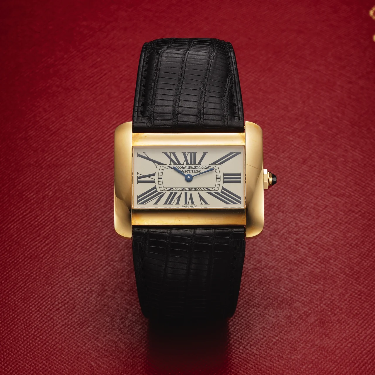 Cartier CARTIER REF. 2602 TANK DIVAN QUARTZ YELLOW GOLD kol saati