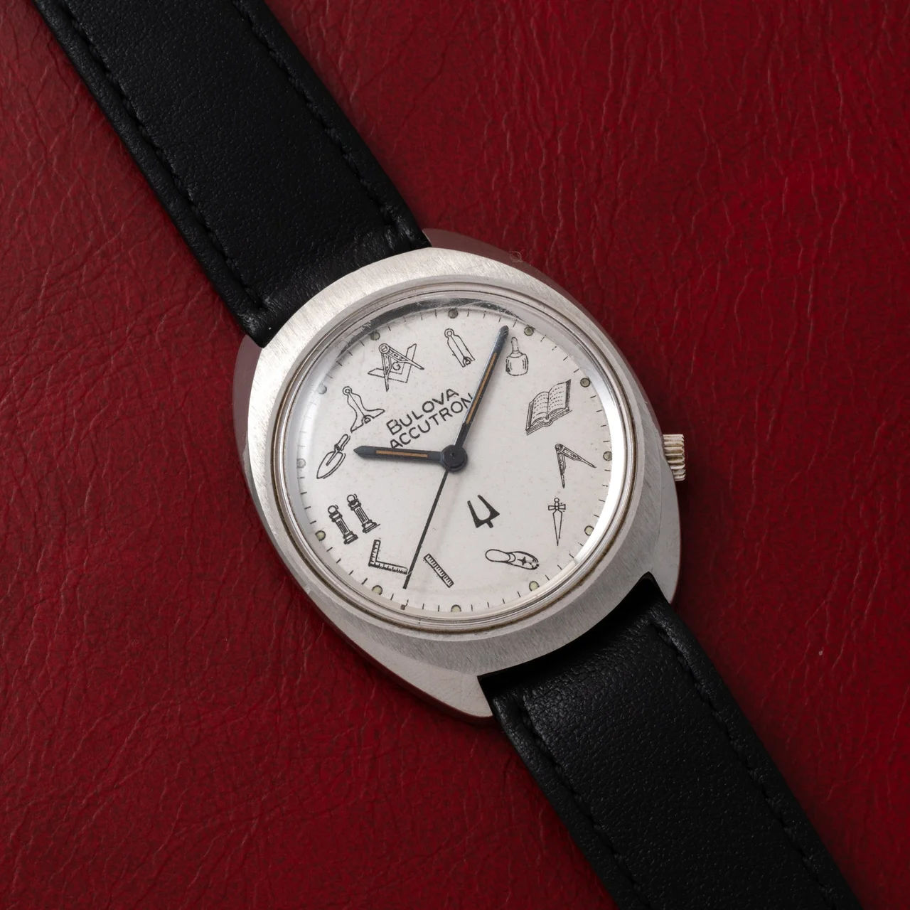 Bulova Accutron 40992730 35 mm kol saati