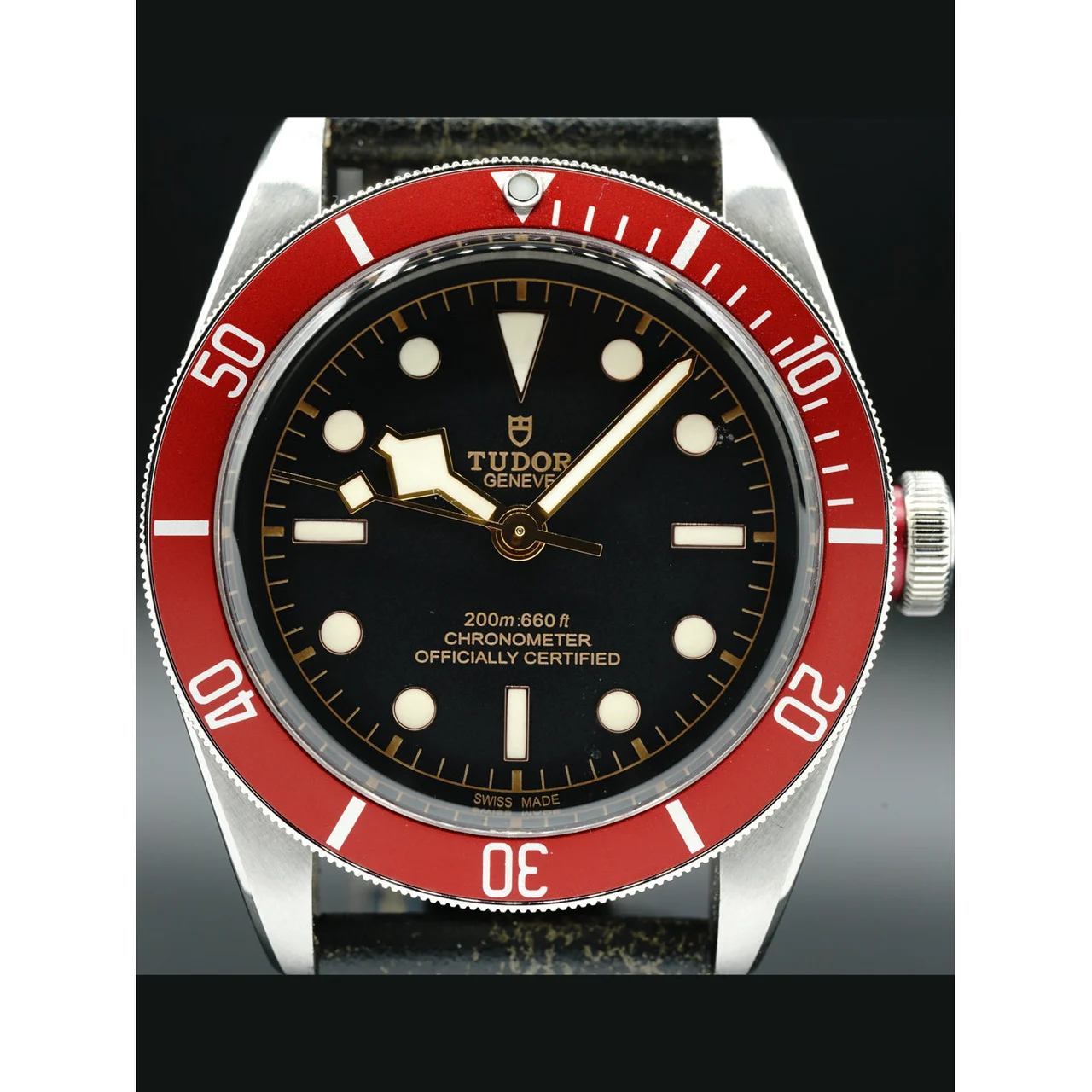 Tudor Black Bay Red M79230R-0011 210000022772 41 mm kol saati