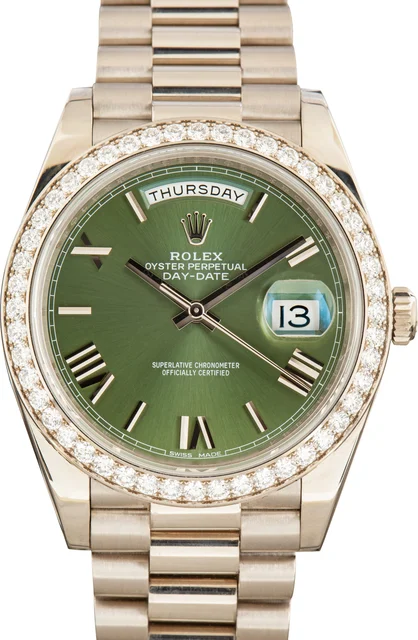Rolex Day-Date 40 Ref 228349 Olive Green Roman Dial kol saati