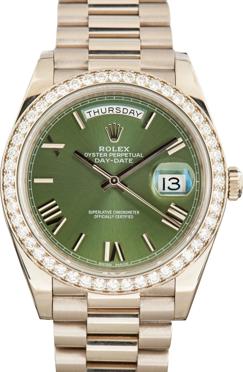 Rolex Day-Date 40 Ref 228349 Olive Green Roman Dial kol saati