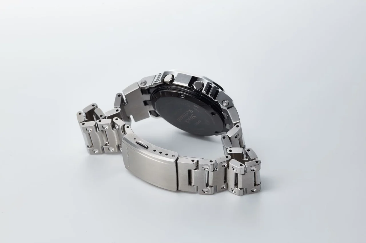 Casio G-shock Full Metal GM-B2100PC-1ADR 44.4 mm kol saati