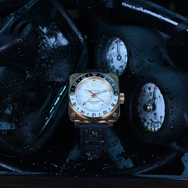 AQUATICO Super Bronze Tritium GMT White Dial kol saati