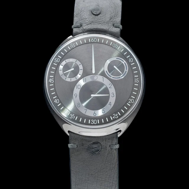 Ressence Type 1 Slim 210009N41315 kol saati