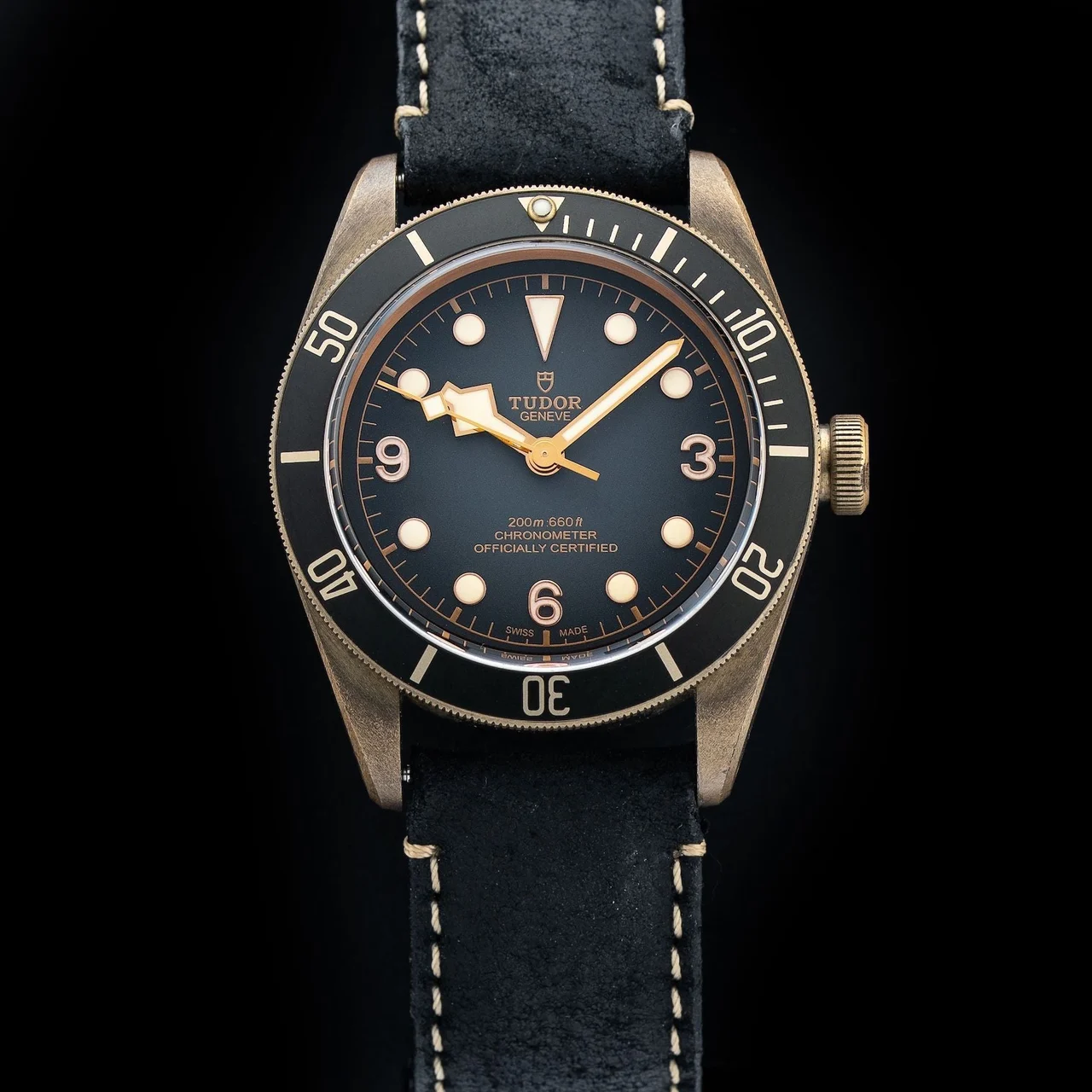 Tudor Black Bay Bronze 43mm 210009N33104 43 mm kol saati
