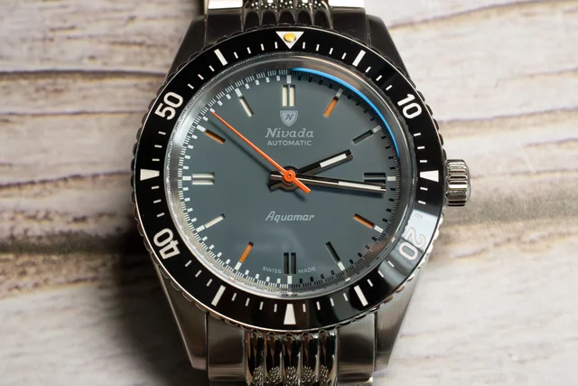 Nivada Grenchen Nivada Grenchen 32077A04 kol saati