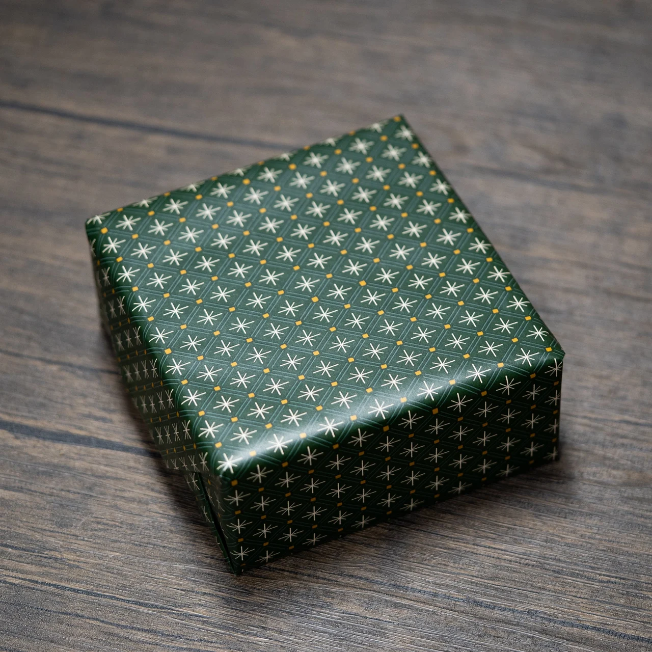 BOLDR Supply Co. Gift Wrapping Service GIFT-WRAP kol saati