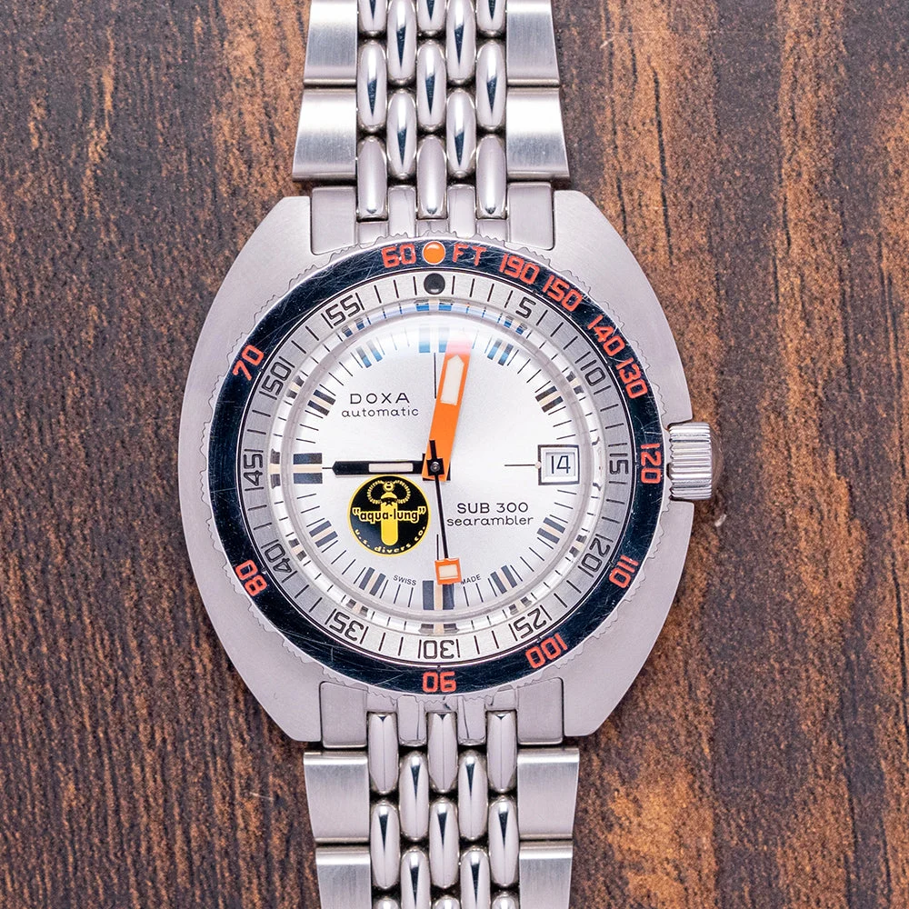 Doxa Sub 300 820.10.021.10 USD 43 mm kol saati