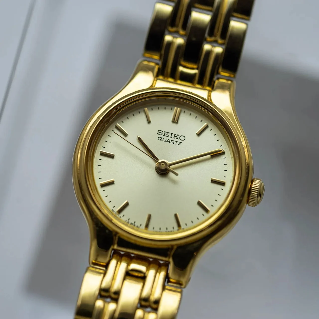 Seiko Ref. V401-1121, Cal. V401, Women’s Quartz Analog Vintage W , Ref. V401-1121, Cal. V401, Women’s Quartz Analog Vintage W 26 mm kol saati