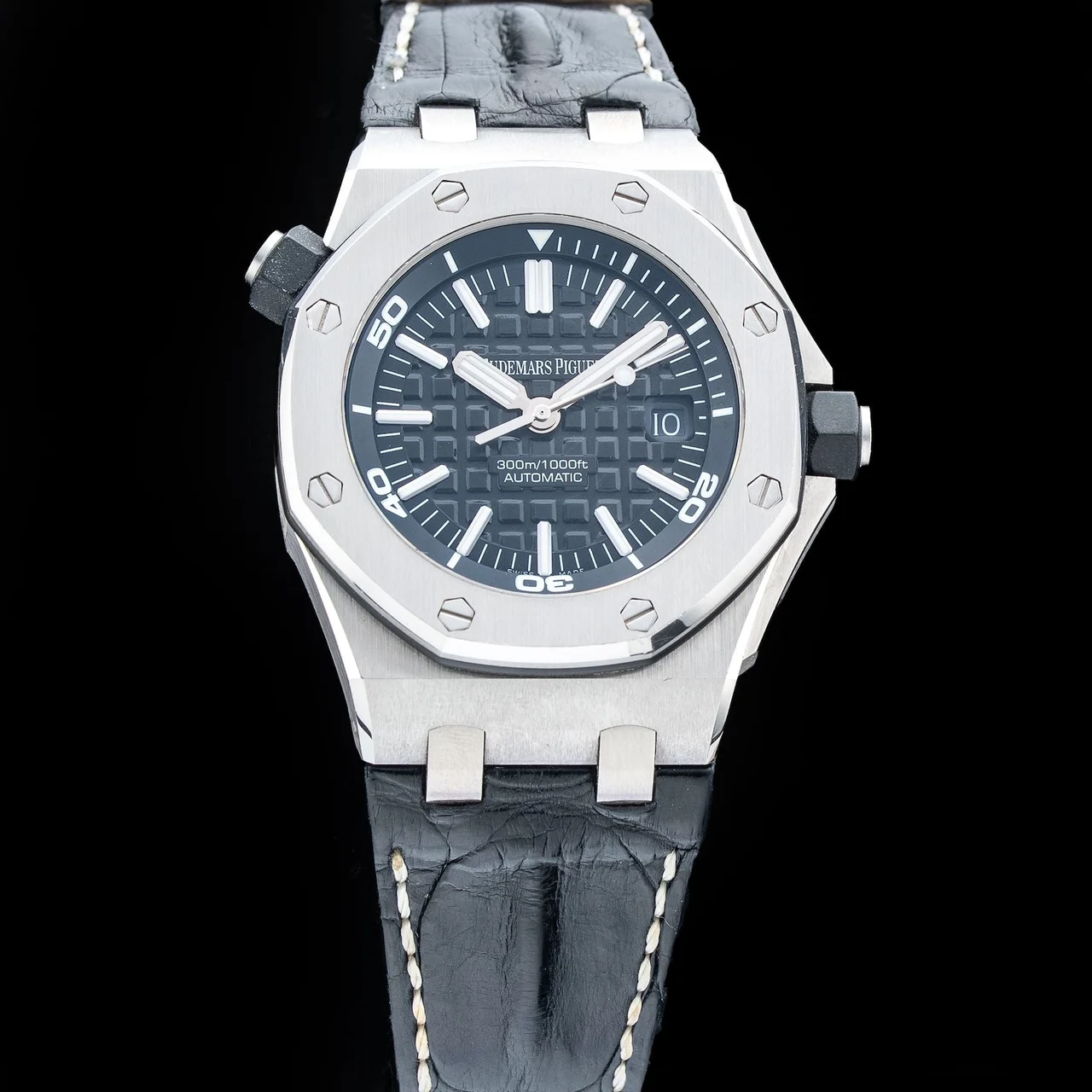Audemars Piguet Royal Oak Offshore Diver 210009N34633 kol saati