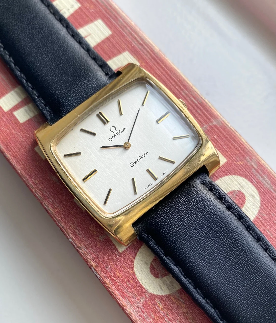 OMEGA Genève SQ3825670 24 mm kol saati