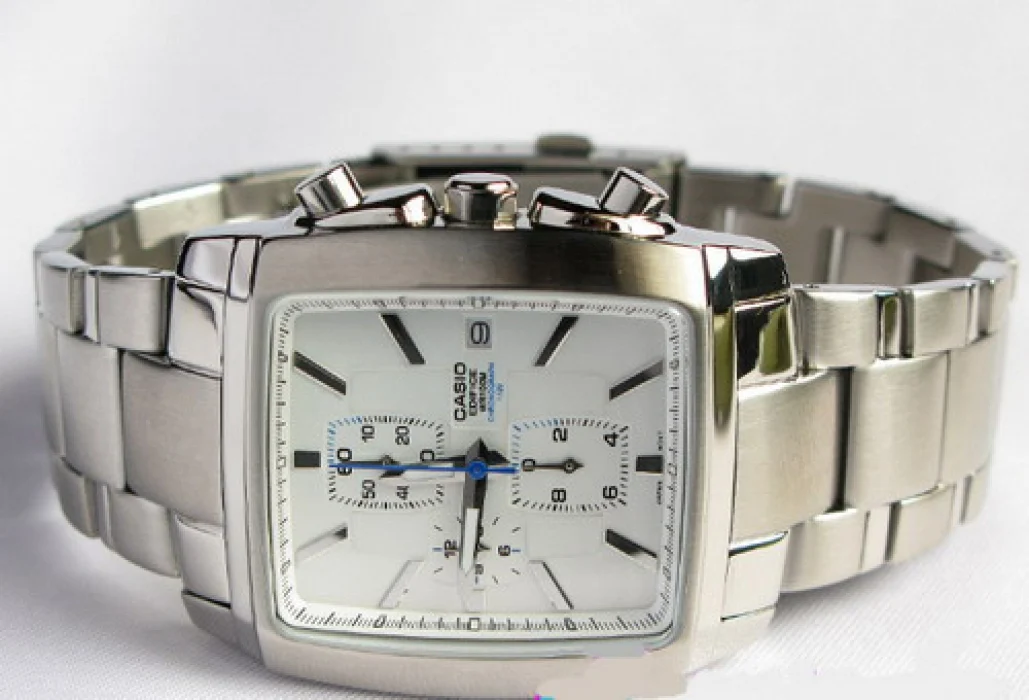 Casio Edifice EF-509D-7AVDR 39.2 mm kol saati
