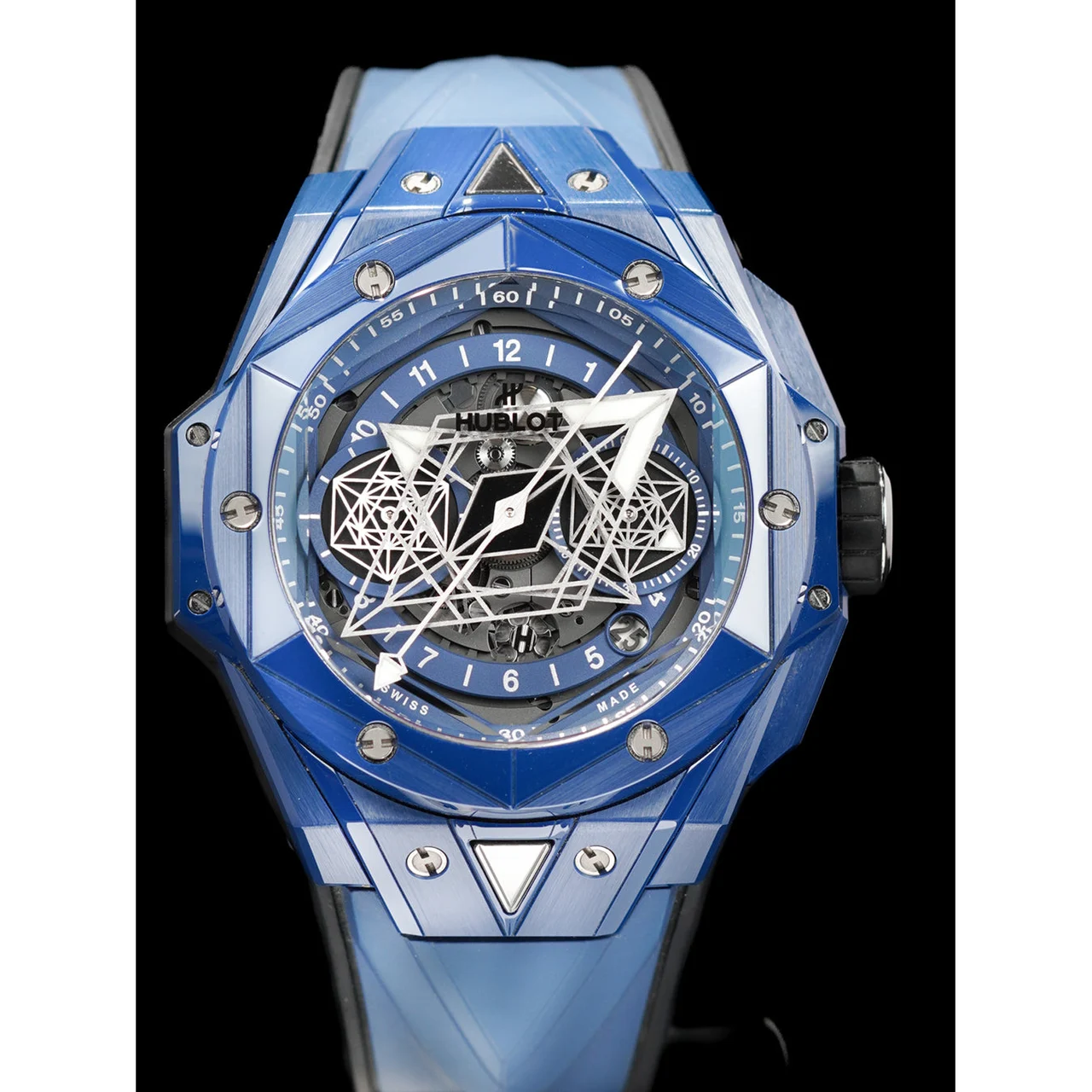 Hublot Big Bang Sang Bleu II Blue Ceramic 210009N21394 kol saati