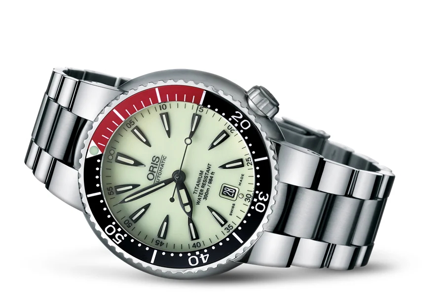 Oris Divers Titan Date 01 733 7562 7159-07 8 24 70PEB 44 mm kol saati