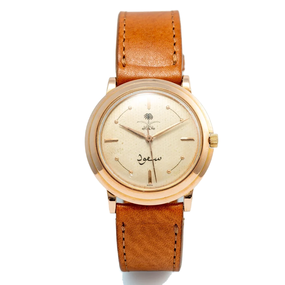 Universal UNIVERSAL REF. 1747625, CENTRE-SECONDS, SILVER "GUILLOCHE" (ENGINE-TURNED) DIAL, SAUDI ARABIA EMBLEM; 18K PINK GOLD kol saati