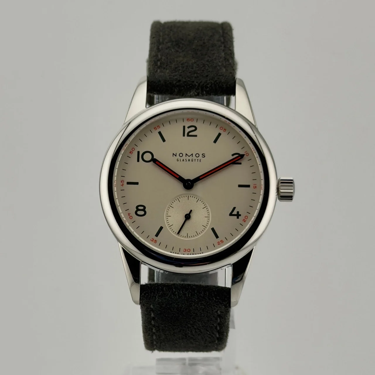 NOMOS Glashütte Club 701 — 36mm, In-House Alpha 36 mm kol saati