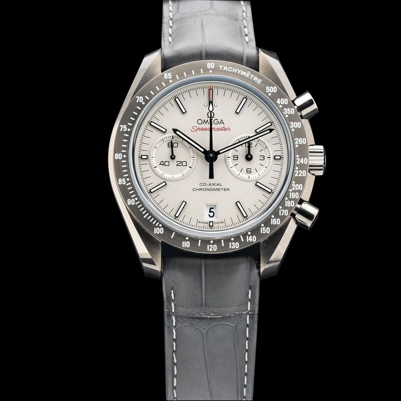 OMEGA Speedmaster Grey Side of The Moon 311.93.44.51.99.001 210009N32744 kol saati