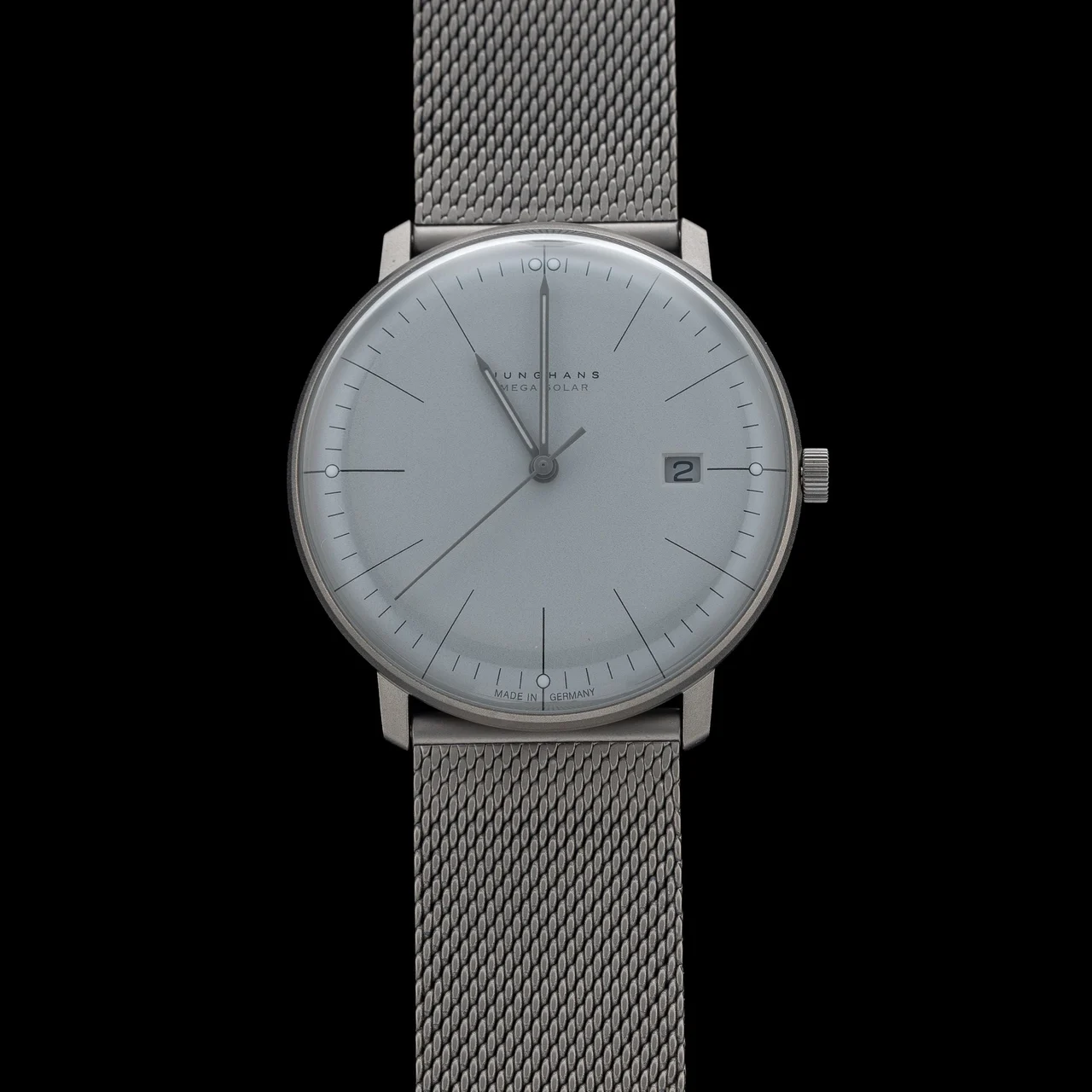 Junghans Max Bill Mega Solar 059/2022.46 210009N35834 38 mm kol saati
