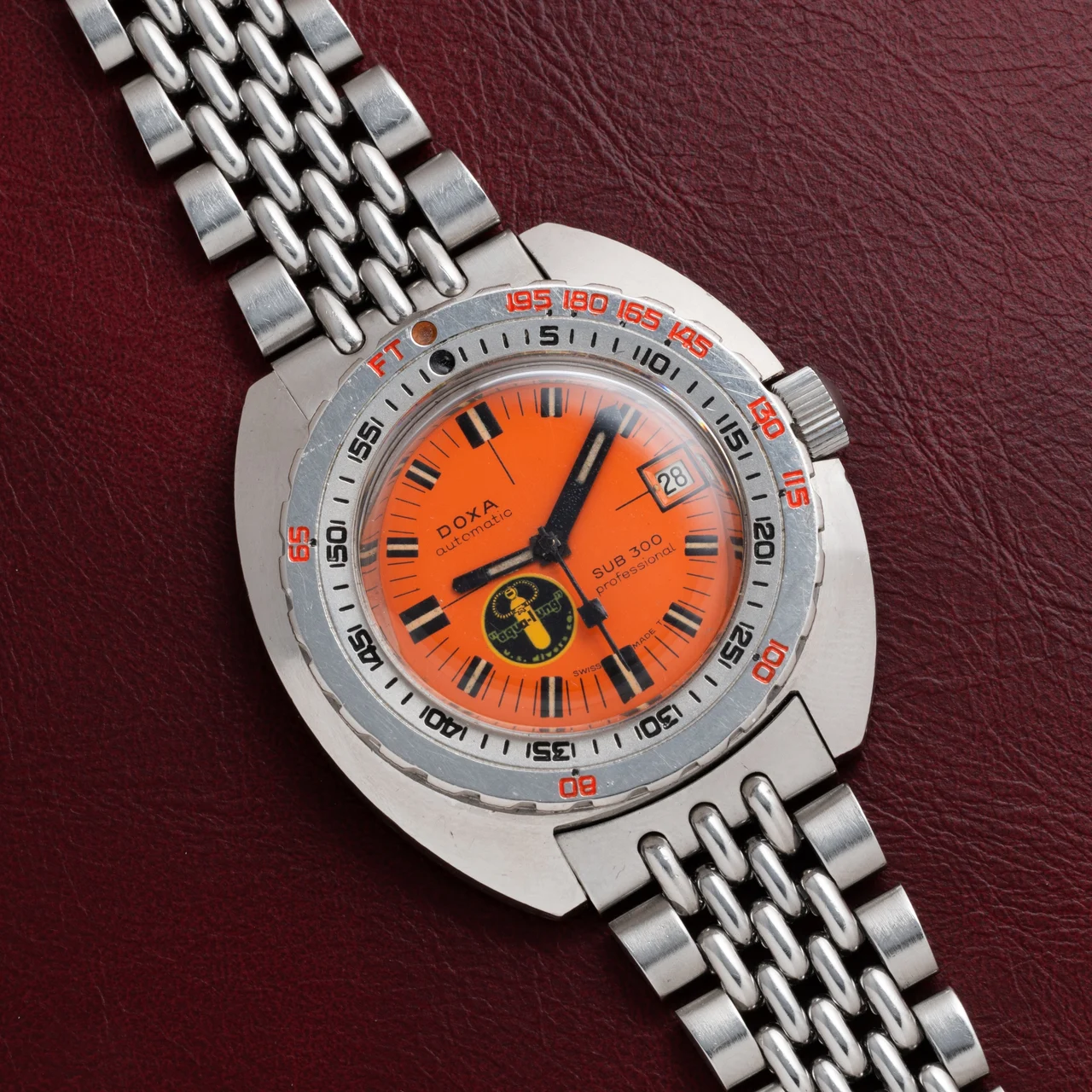 Doxa Sub 300 40991818 42 mm kol saati