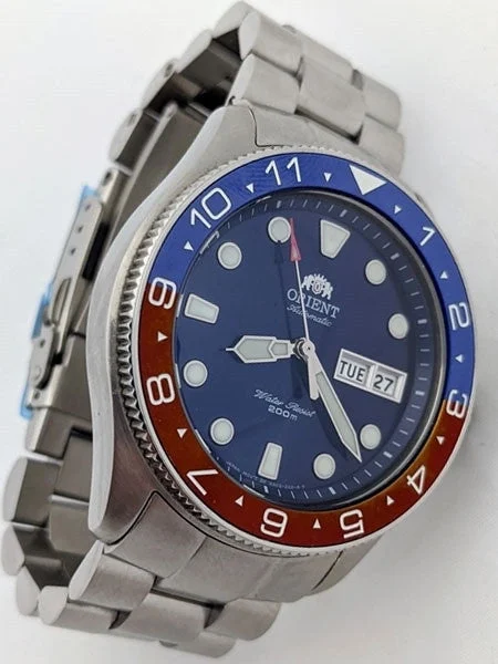 Orient Scratch and Dent - Ray II Blue Dial Automatic Dive Watch with SS Bracelet #AA02005D 22 SND825 41.5 mm kol saati