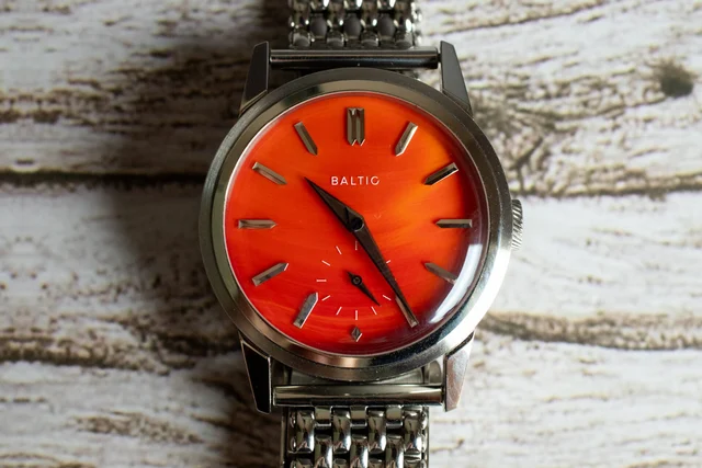 Baltic red-agate kol saati