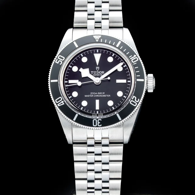 Tudor Black Bay 41mm Black Dial 210009N36136 kol saati