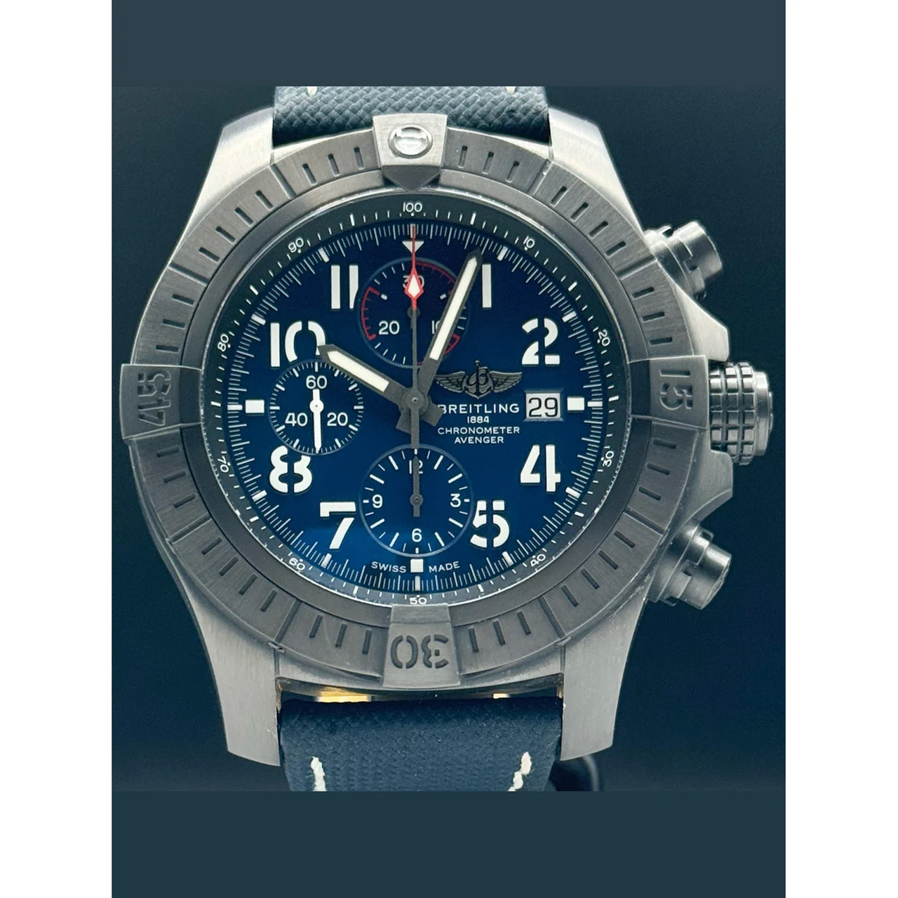Breitling Super Avenger "Night Mission" 210000074654 48 mm kol saati