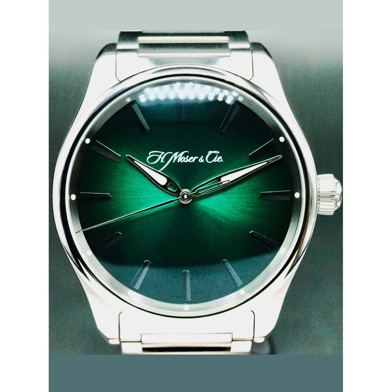 H. Moser & Cie. - Moser & Cie Pioneer Centre Seconds Green 3200-1202 POC210000051558 42.8 mm kol saati